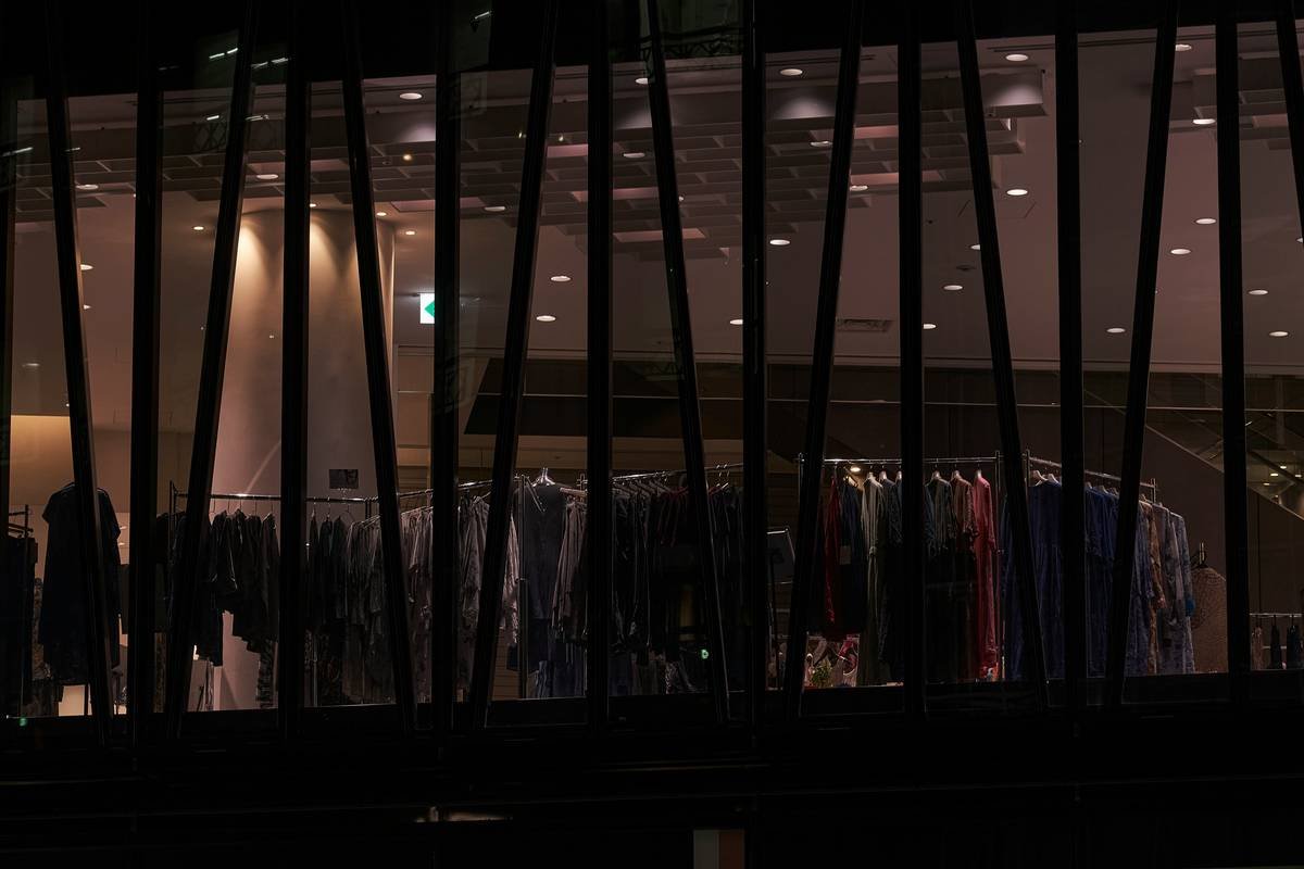 Closet Lighting Ideas That Actually Make Your Bloomingdale’s Outfits Shine