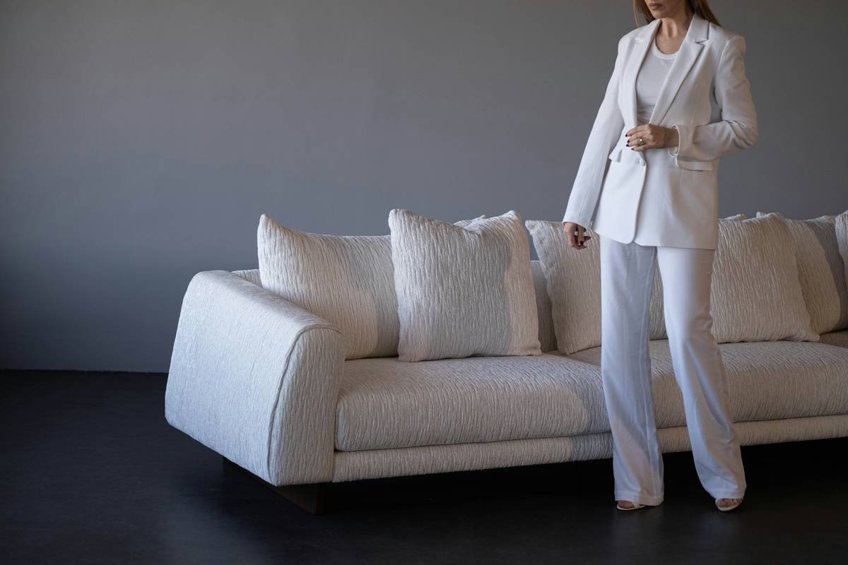 Monochrome Outfit Ideas: Effortless Elegance from Bloomingdale’s