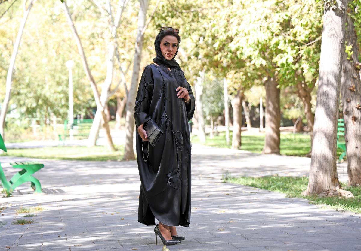 Modest Fashion Trends: How to Style Timeless Looks at Bloomingdale’s Without Sacrificing Comfort or Confidence